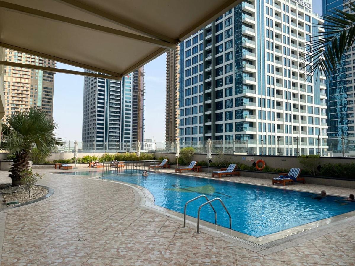 One Bedroom Apartment With Pool & Gym Near Marina Dubaï Extérieur photo