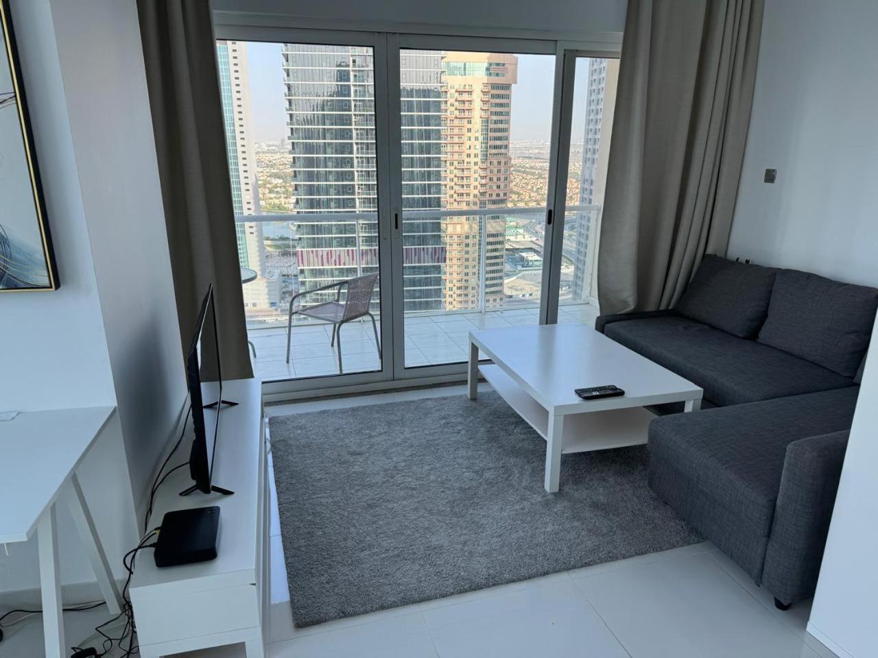 One Bedroom Apartment With Pool & Gym Near Marina Dubaï Extérieur photo